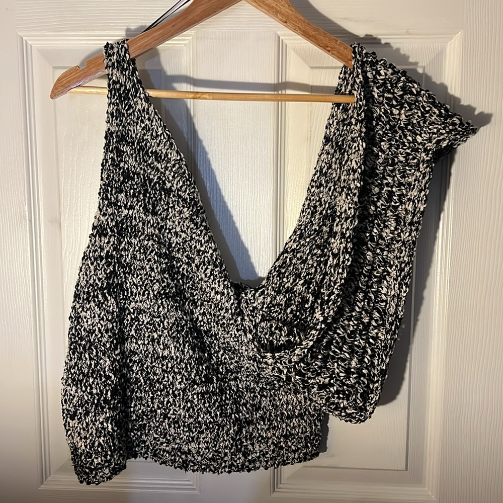 Zara Black and White Knit Sweater - Picture 2 of 5